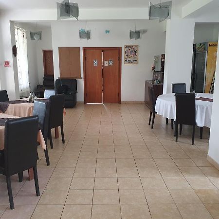 Pensiunea Anais Tetoiu Esterno foto