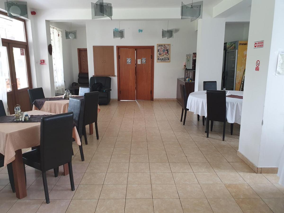 Pensiunea Anais Tetoiu Esterno foto